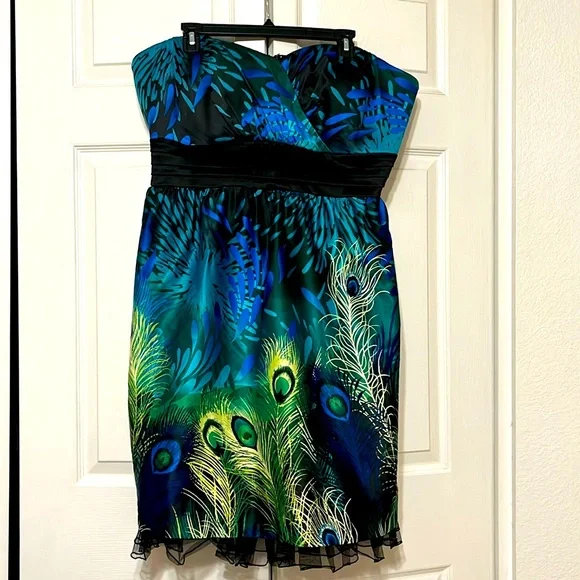 green emerald velvet dress Sexy Slit Jade Shimmer Cutout Peacock Feather Prom Dress main image 1